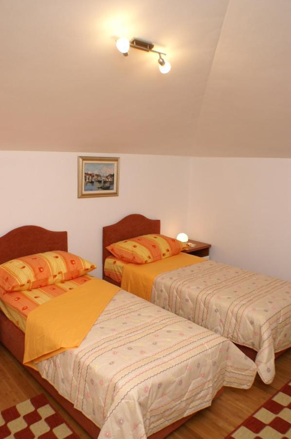 Apartments By The Sea Supetar, Brac - 4274 Экстерьер фото